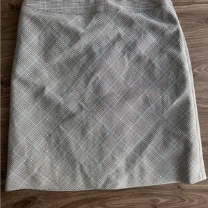 Chic Gray Checkered Pencil Skirt